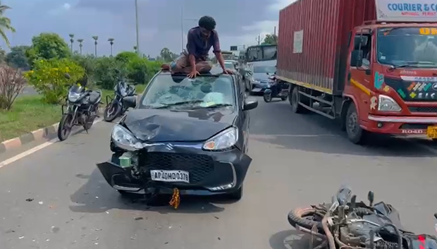 #RoadAccident